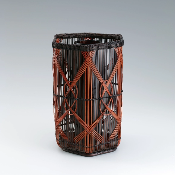 Hexagonal Flower Basket with Square Knots