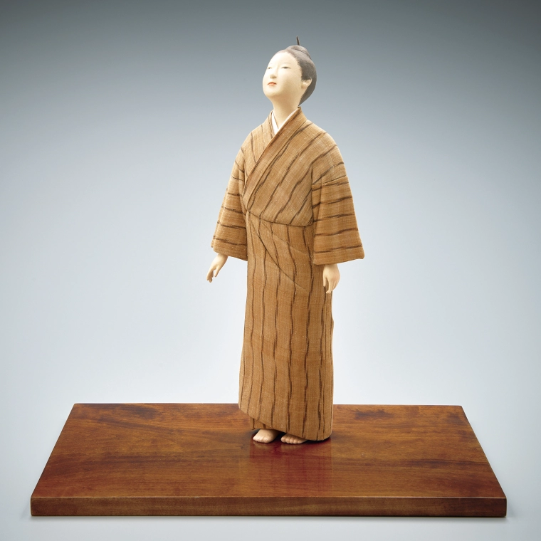 photo Formed with Tōso Over Wooden Core and Covered with Cloth in Kimekomi Method "Gazing at the Stars"