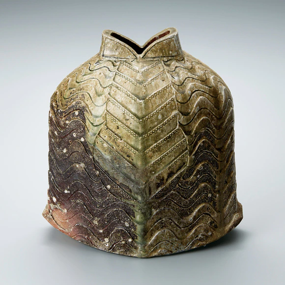 Shigaraki Flat Jar with Design in Line Engraving