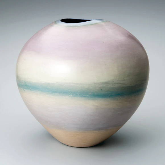 Polished Vessel "Caressing Sound"