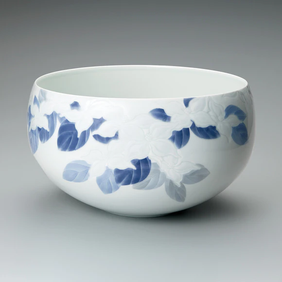 染付彫深鉢「山法師」(本多 亜弥)｜ギャラリージャパン