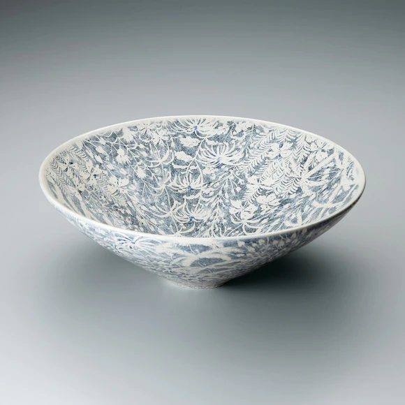 染付抜文草花絵鉢(山本 義博)｜ギャラリージャパン