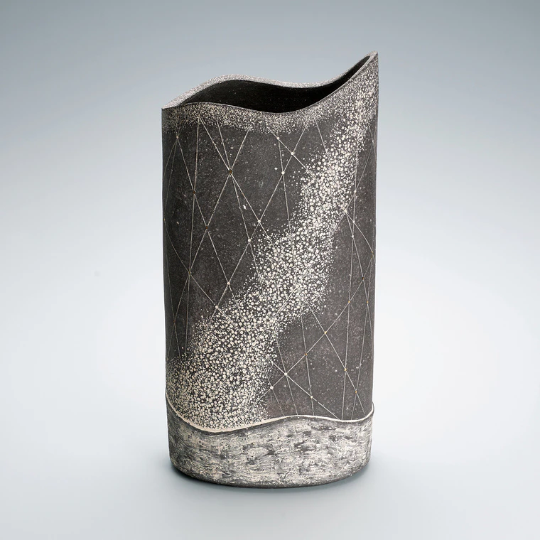 photo Vessel with black slip inlay and gold decoration "Sky of Asuka"