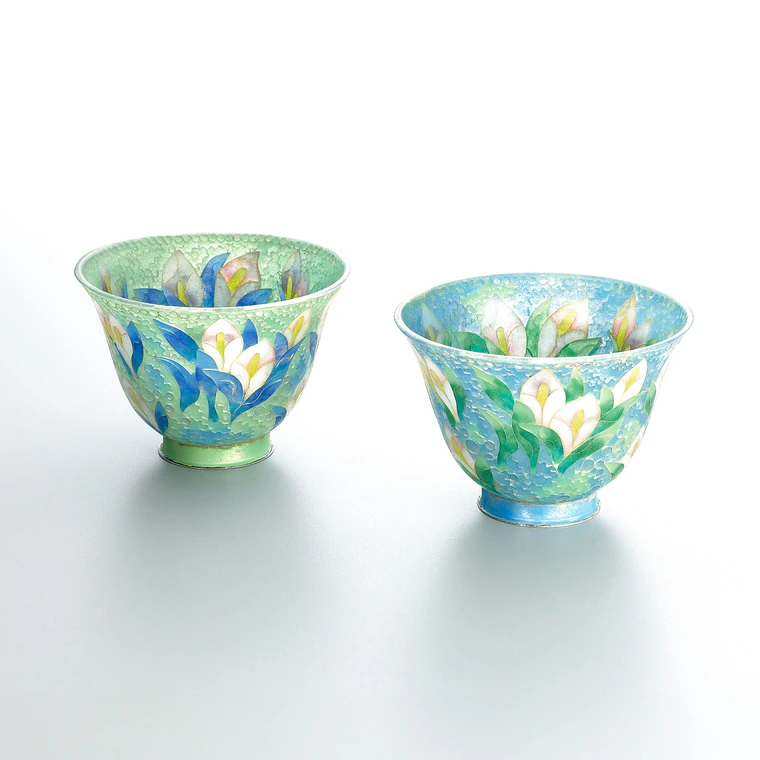 写真:省胎七宝器「水辺の花」