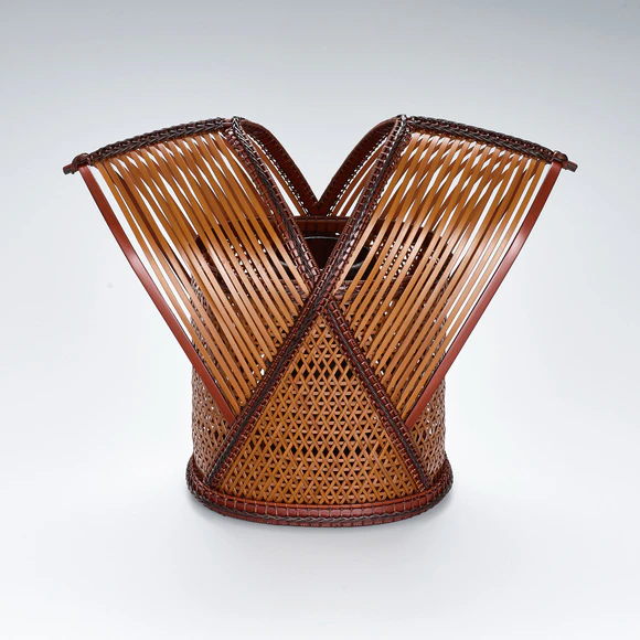 Flower Basket "Commanding"