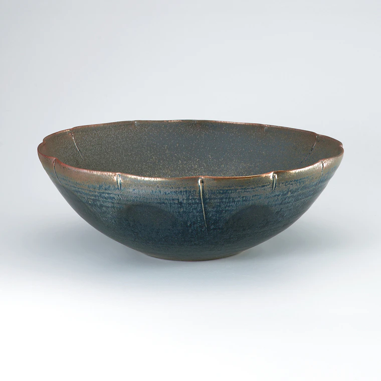 photo Flower-shaped Bowl, Tenmoku with Silver Liquid