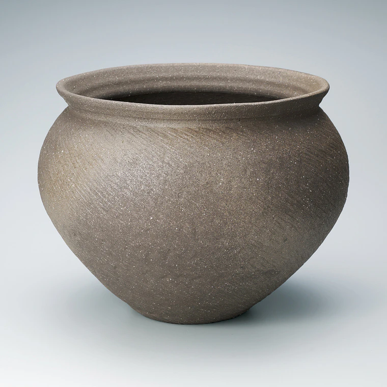photo Wide-mouthed Jar, Shaped by Beating
