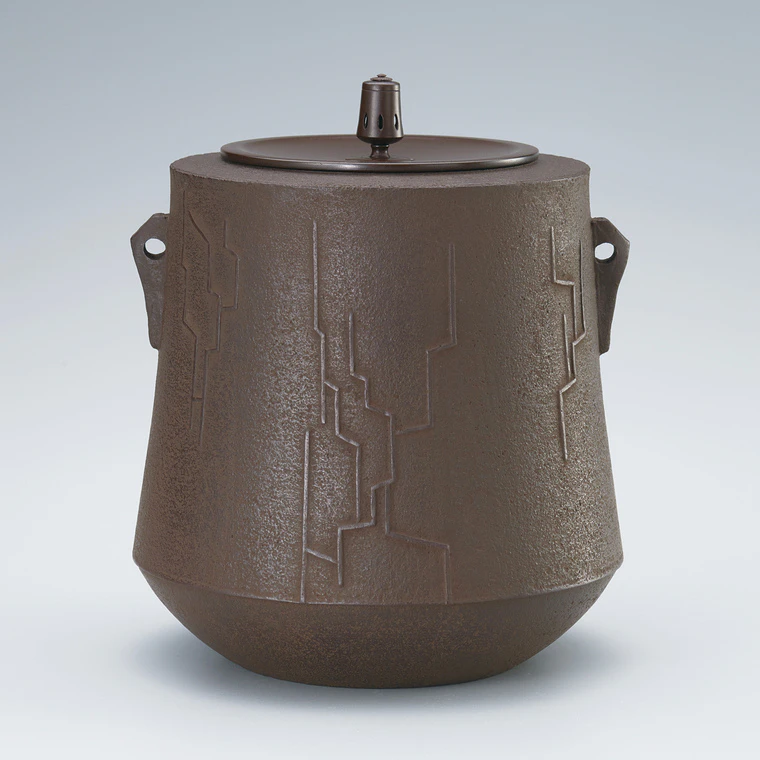 photo Taku (Bell)-shaped Tea Ceremony Kettle with Geometric Design