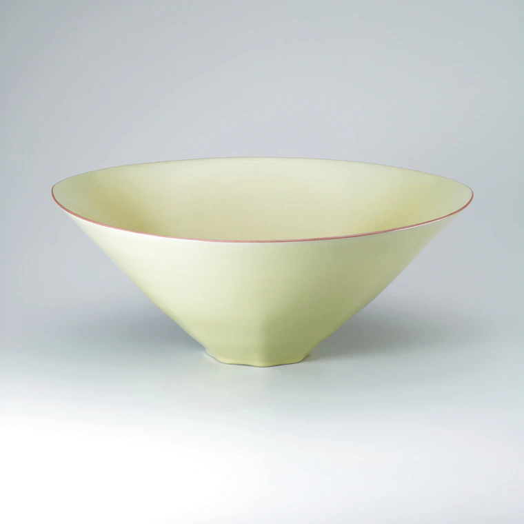 photo Pale Yellow-colored Oval Bowl