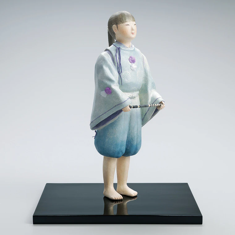 photo Formed with Tōso Over Wooden Core and Covered with Washi Paper "Waiting for the Moon"