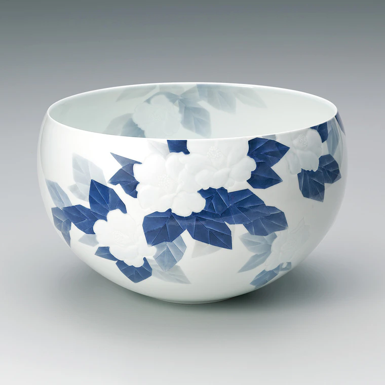 photo Bowl with Engraving and Underglaze Blue Decoration "Tsubaki (Camellia)"