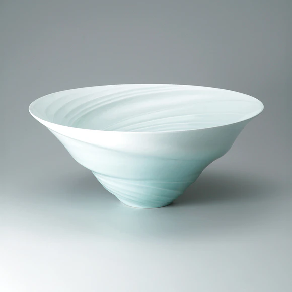 青白磁潮流文鉢(樋口 邦春)｜ギャラリージャパン