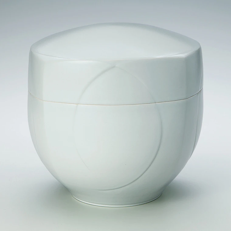photo White Porcelain Coverd Bowl with Incised Decoration