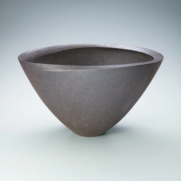 Vessel with Engraved Design "Loop"