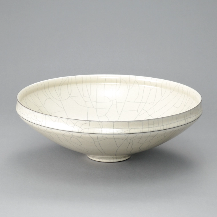 photo Pale Yellow-colored Bowl