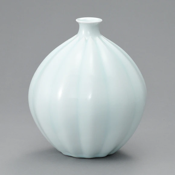 青白磁釉象嵌線彫文壺(久保田 烈工)｜ギャラリージャパン