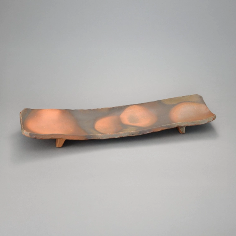 photo Bizen Rectangular Pedestal Plate
