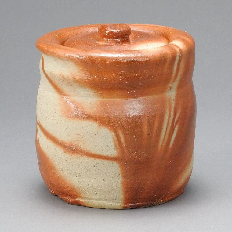 photo Fresh Water Jar with Fire Marks