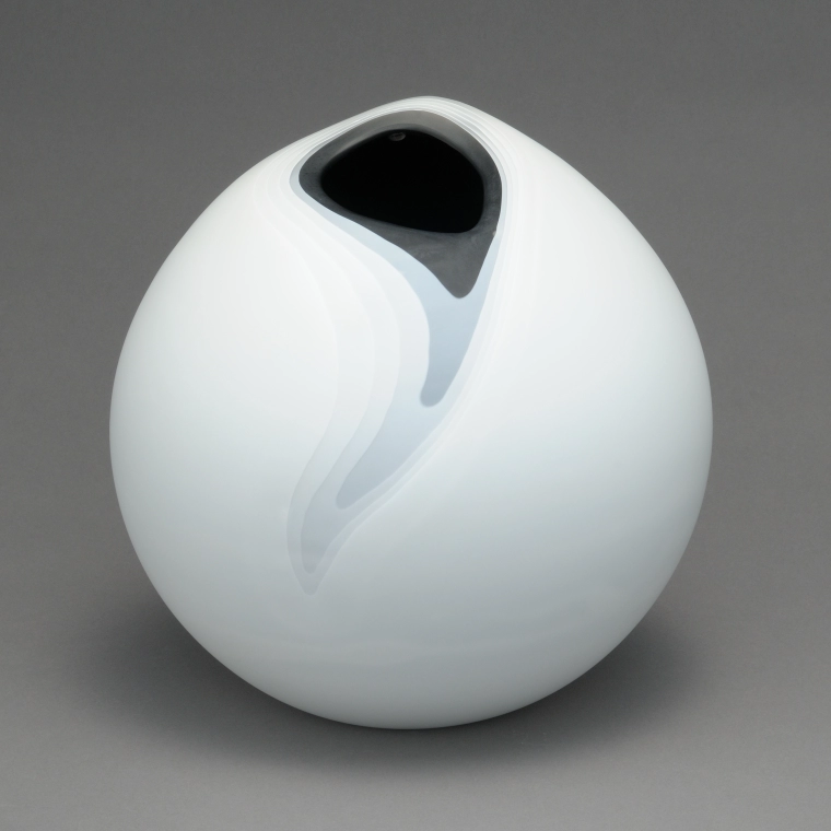 photo Glass flower Vessel "MAYU"