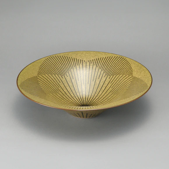 Bowl with Iron Glaze and Line Design