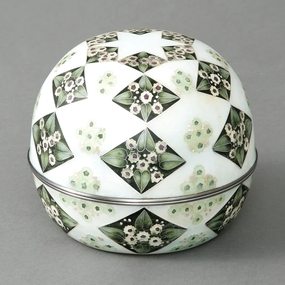 Cloisonne Covered Vessel "Weed on the Roadside"