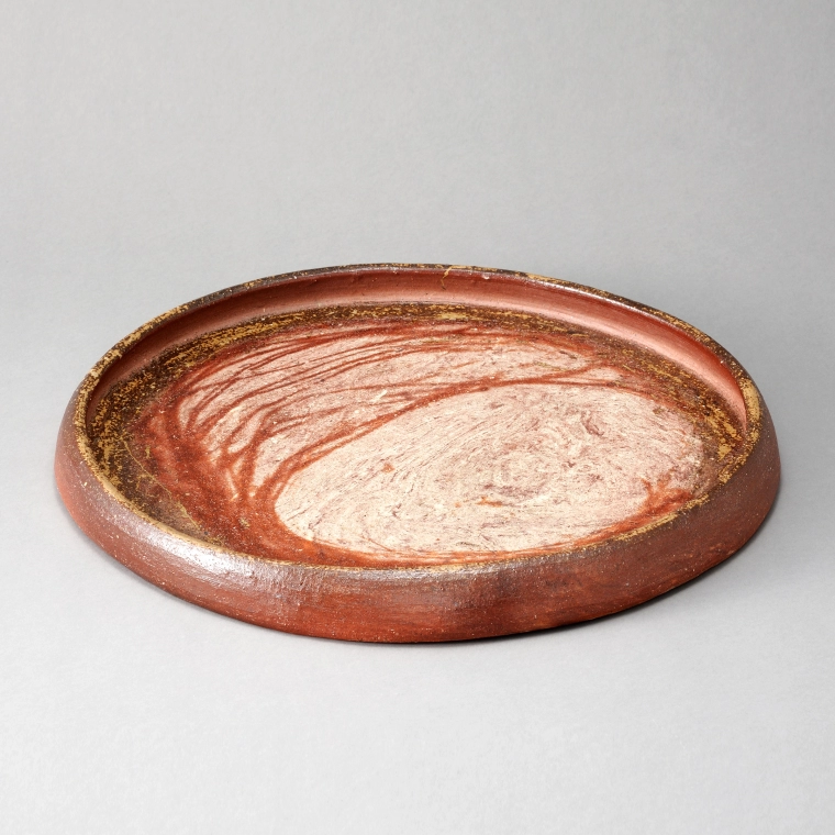 photo Bizen Flat Bowl Shaped by Beating