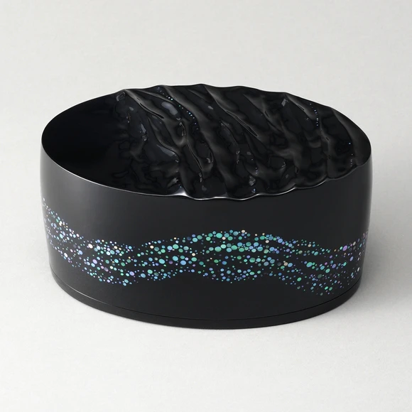 Kanshitsu Box with Design in Mother-of-Pearl Inlay "Tidal current"