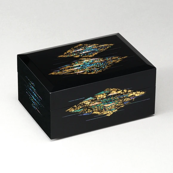 Box with Design in Mother-of-Pearl Inlay 