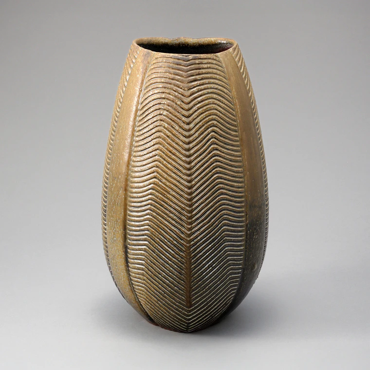 photo Bizen Flower Vessel