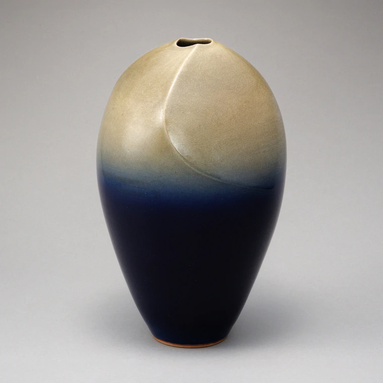photo Mushiage Flower Vase with Polychrome Glaze