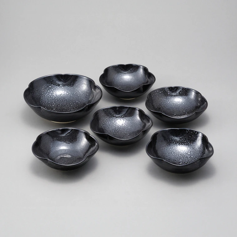 photo Set of Flower Shaped Bowls with Tenmoku Oil Spot Glaze
