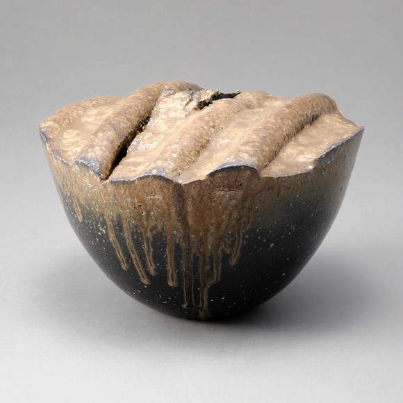 Black Jar with Beaten Pattern