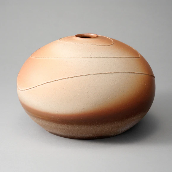 Bizen Jar with Raised Line Design