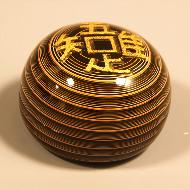 写真：堆漆珠香合