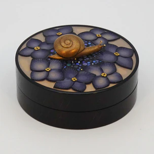 ◆250◆かたつむり蒔絵蓋物　小物入 漆器 燠人 ◇250◇かたつむり蒔絵蓋物 小物入 漆器 燠人 Urushi lacquer”に
