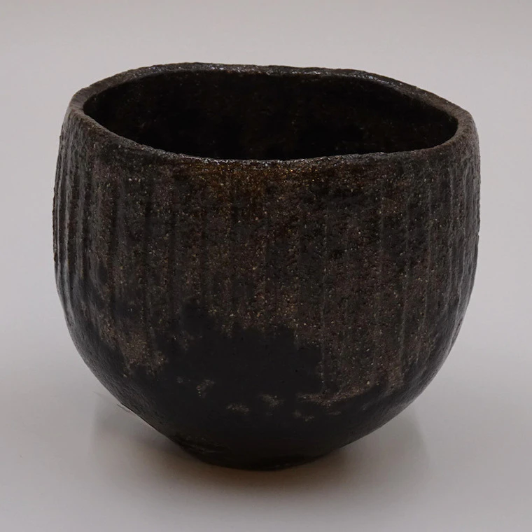 写真：黒縦箆茶盌