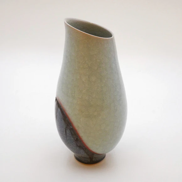 Vessel with Ice-crackle Glaze, 