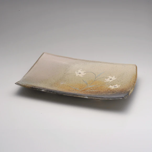 Dish with Picture Decoration Covered with Ash