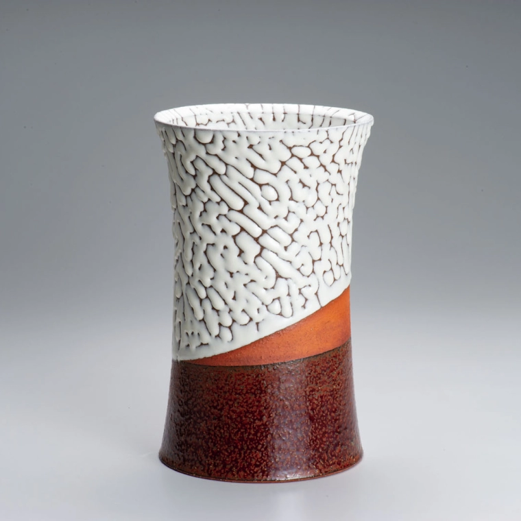 photo Flower Vessel with Glaze in Kakewake Style
