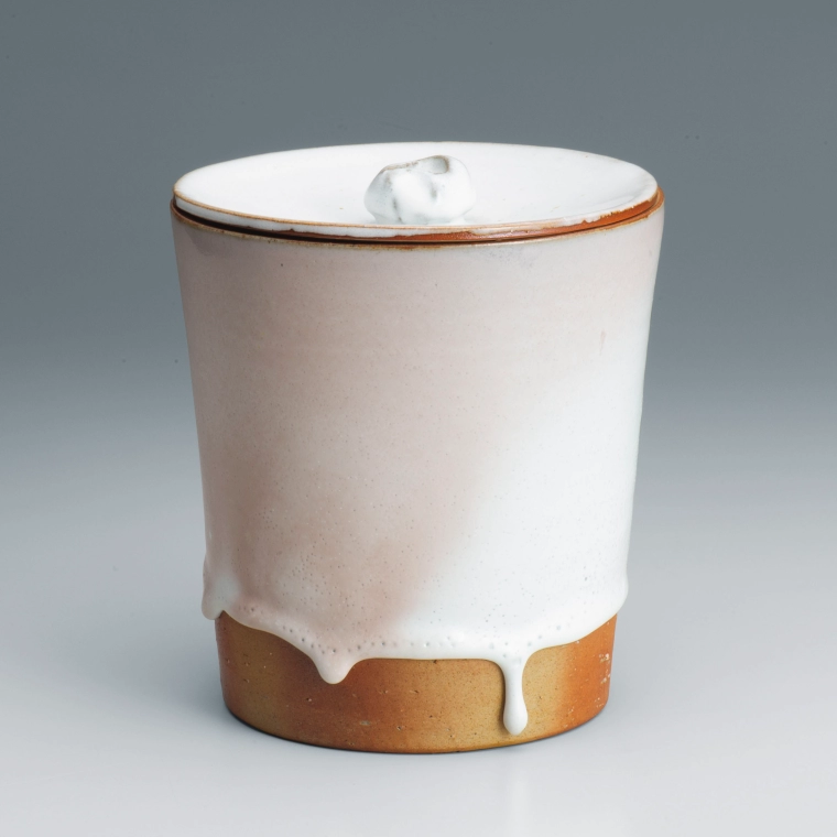 photo White Hagi Fresh Water Jar with Kiln Mutation Effects