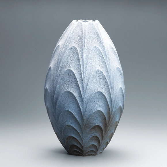 Flower Vase with Ridge Design
