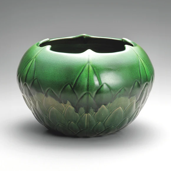 Jar with Emerald Green Decoration and Lotus Petal Design