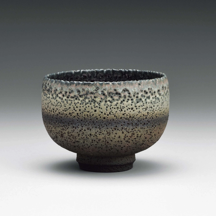 photo Carbonized Hagi Tea Bowl with Ran-mon (Marbling) Pattern