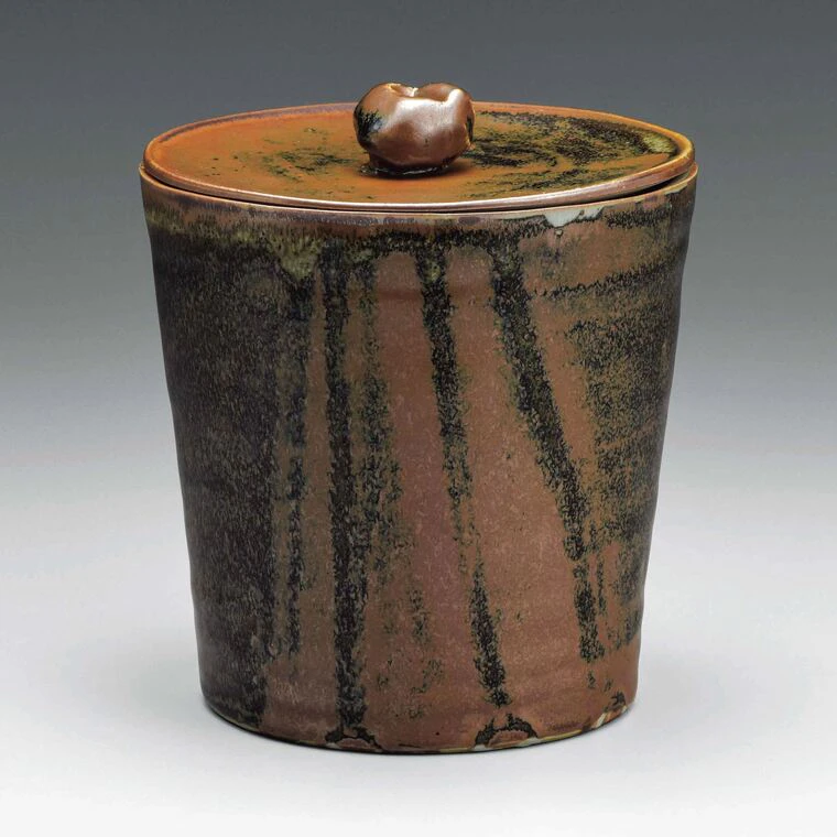 photo Fresh Water Jar with Iron-clay Glaze