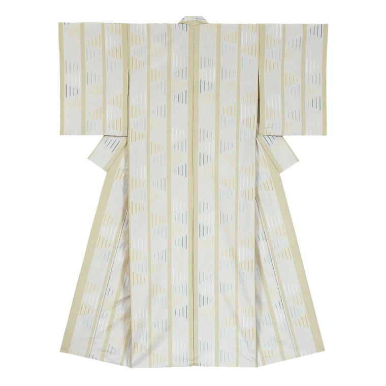 photo Kimono of Tsumugi "Turning Around"
