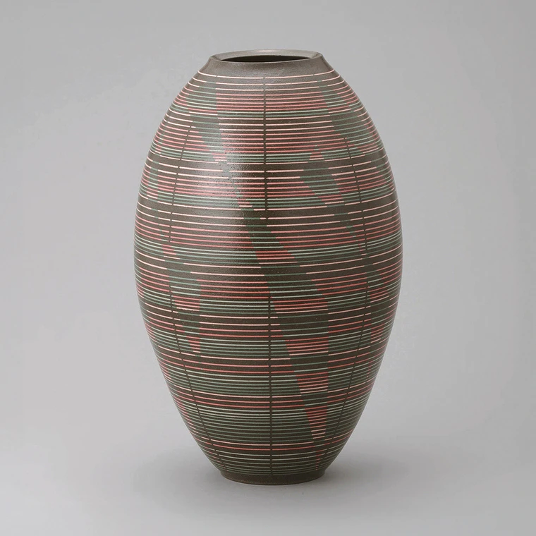 photo Flower Vase with Inlay and Line Design