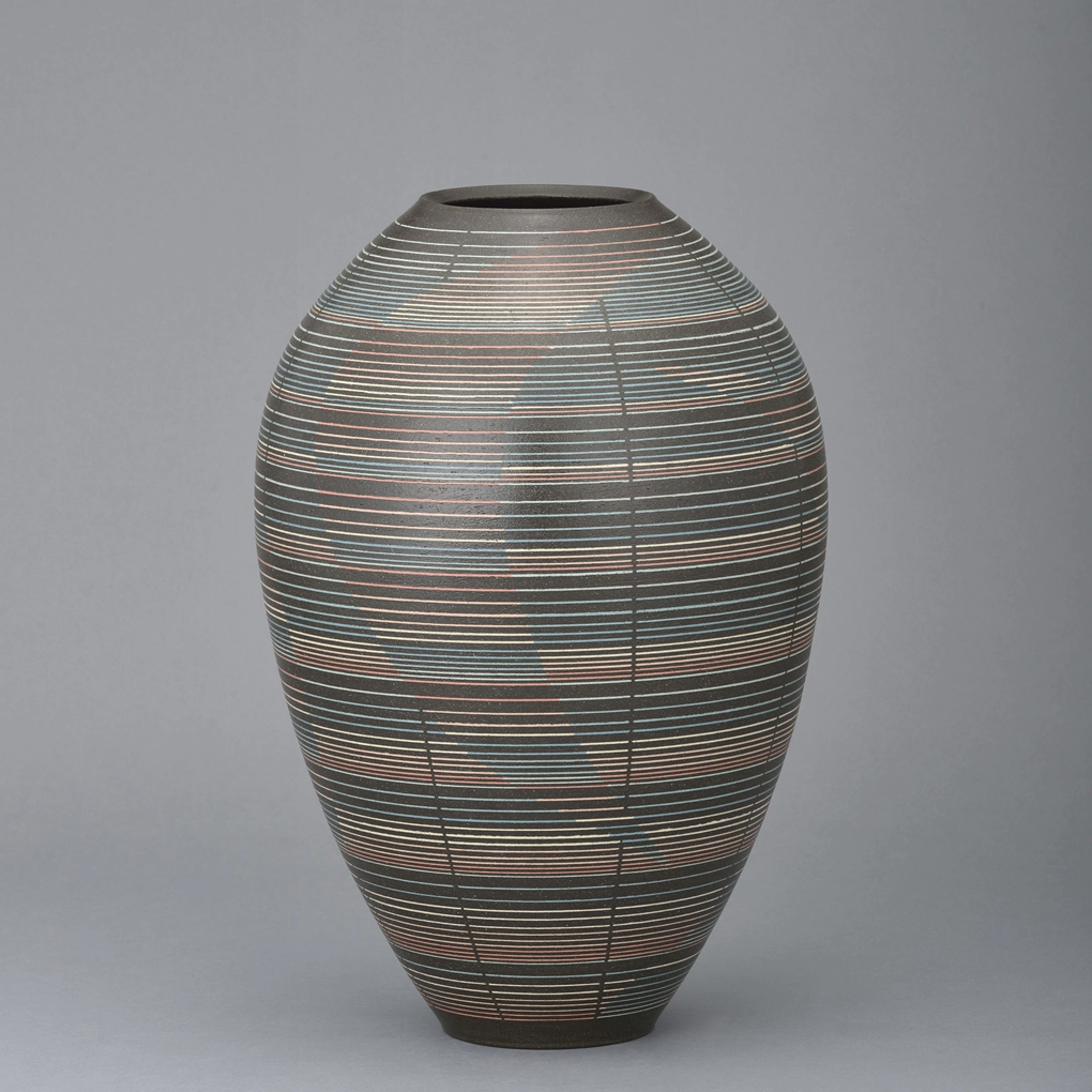 photo Flower Vase with Inlay and Line Design