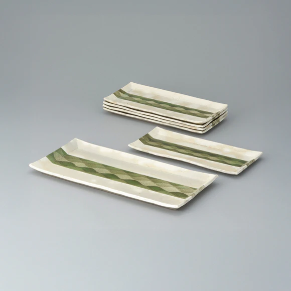 Set of Rectangular Plates with Green Enamel 