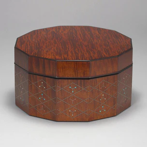 Twelve-sided Box of Magnolia Wood with Inlay Decoration Finished in Wiped Urushi