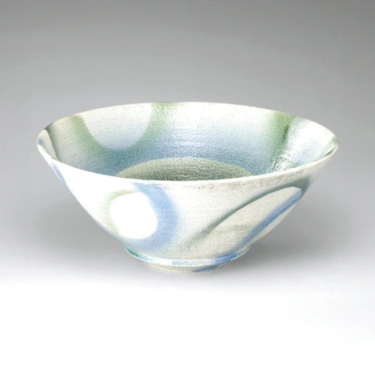 photo Bowl with Colored Decoration in Kakewake Style